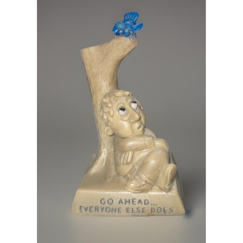 Vintage Rare  1994‎ Russ Wallace Berries Statue Go Ahead Everyone Else Does